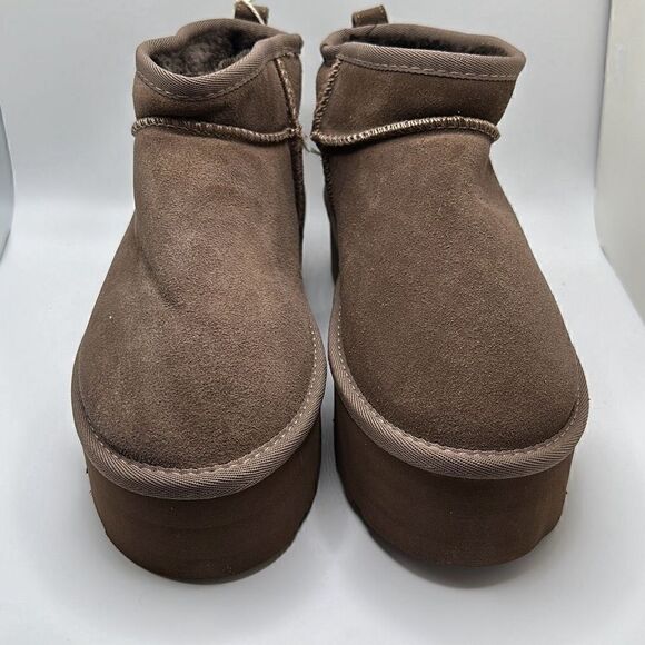 CUSHIONAIRE Women's Genuine Suede pull on platform boot +Memory Foam 8 TAUPE - Picture 2 of 7